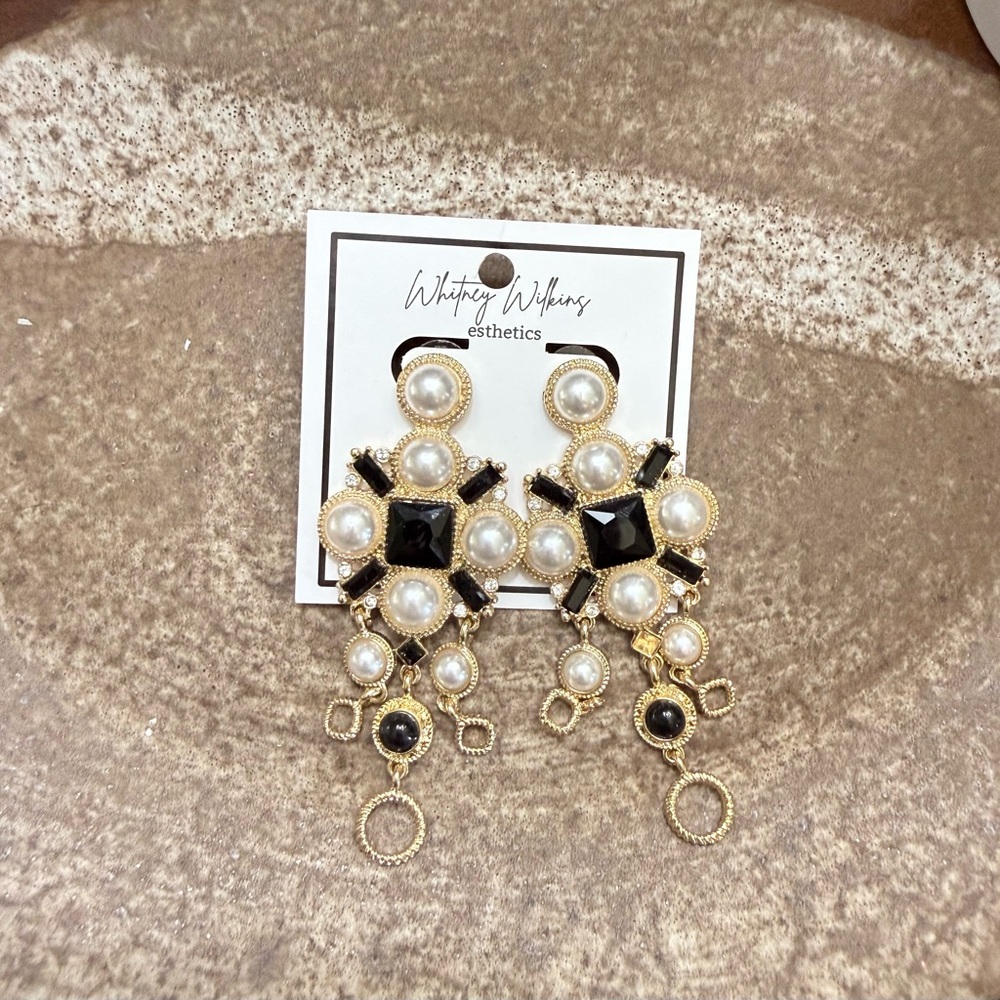 Elegant Gold and Black Pearl Earrings
